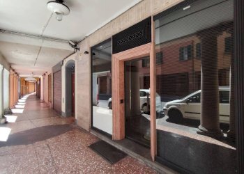Shop Via Saragozza, 47, Bologna (neighborhood Centro Storico) - photo 9