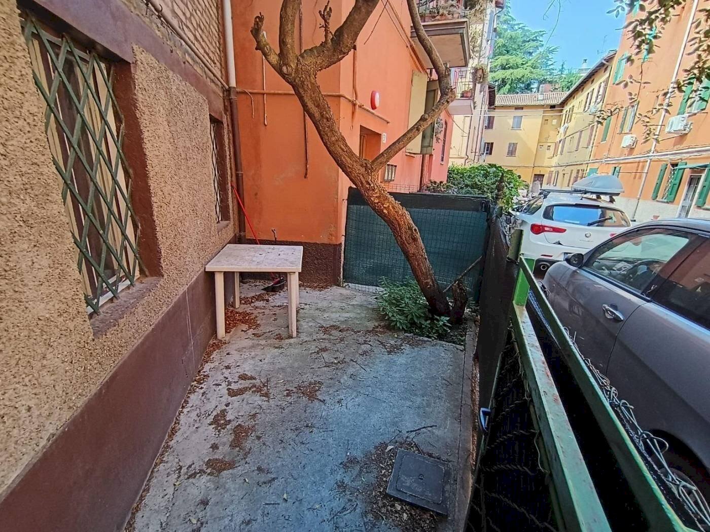 Two-room apartment Via 21 Aprile 1945, Bologna (neighborhood Saragozza) - photo 1