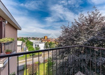 Three-room apartment Via Della Pace, Lainate - photo 17