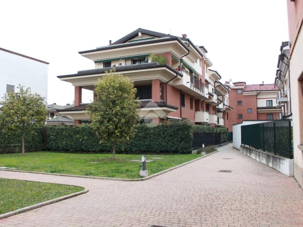 Box Via Monte Sabotino, Paderno Dugnano - photo 1