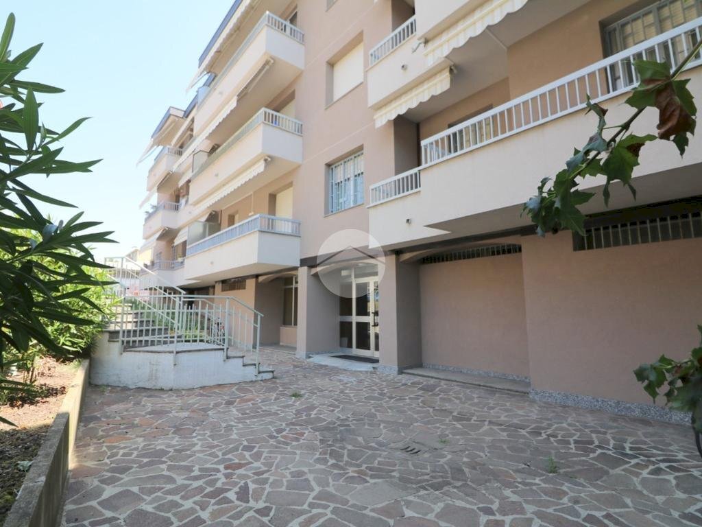 Quadrilocale Via Papa Giovanni XXIII, Rho - foto 1