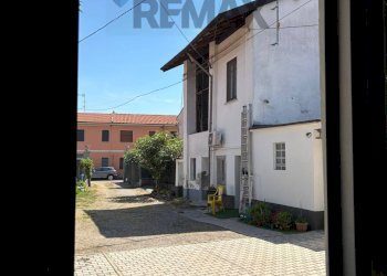 Casa all\'aperto - Casa semi indipendente via nino bixio
 
4, Inveruno - foto 17