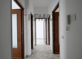 Hall / corridoio - Three-room apartment Via Ettore Fieramosca
62, Bari - photo 5