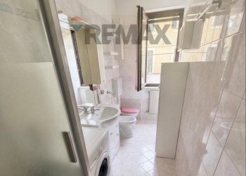 Bagno - Three-room apartment Via Castello
 
84, Porto Valtravaglia - photo 14