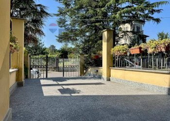 Edificio all\'aperto - Bilocale VIA ROBARELLO
 
13, Varese - foto 37