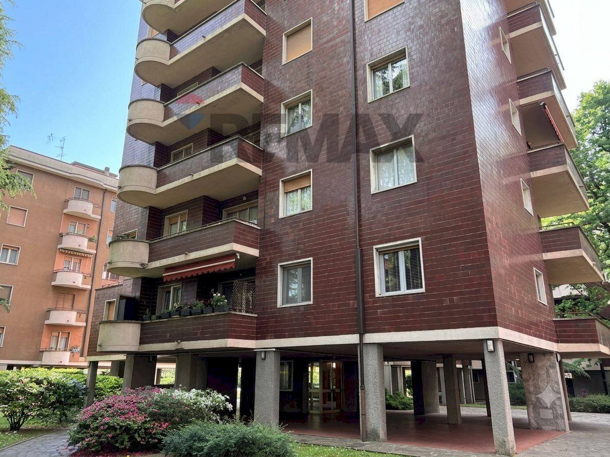 Edificio all\'aperto - Two-room apartment VIA MONSIGNOR PROSERPIO
 
11, Varese - photo 1