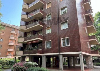 Edificio all\'aperto - Two-room apartment VIA MONSIGNOR PROSERPIO
 
11, Varese - photo 1