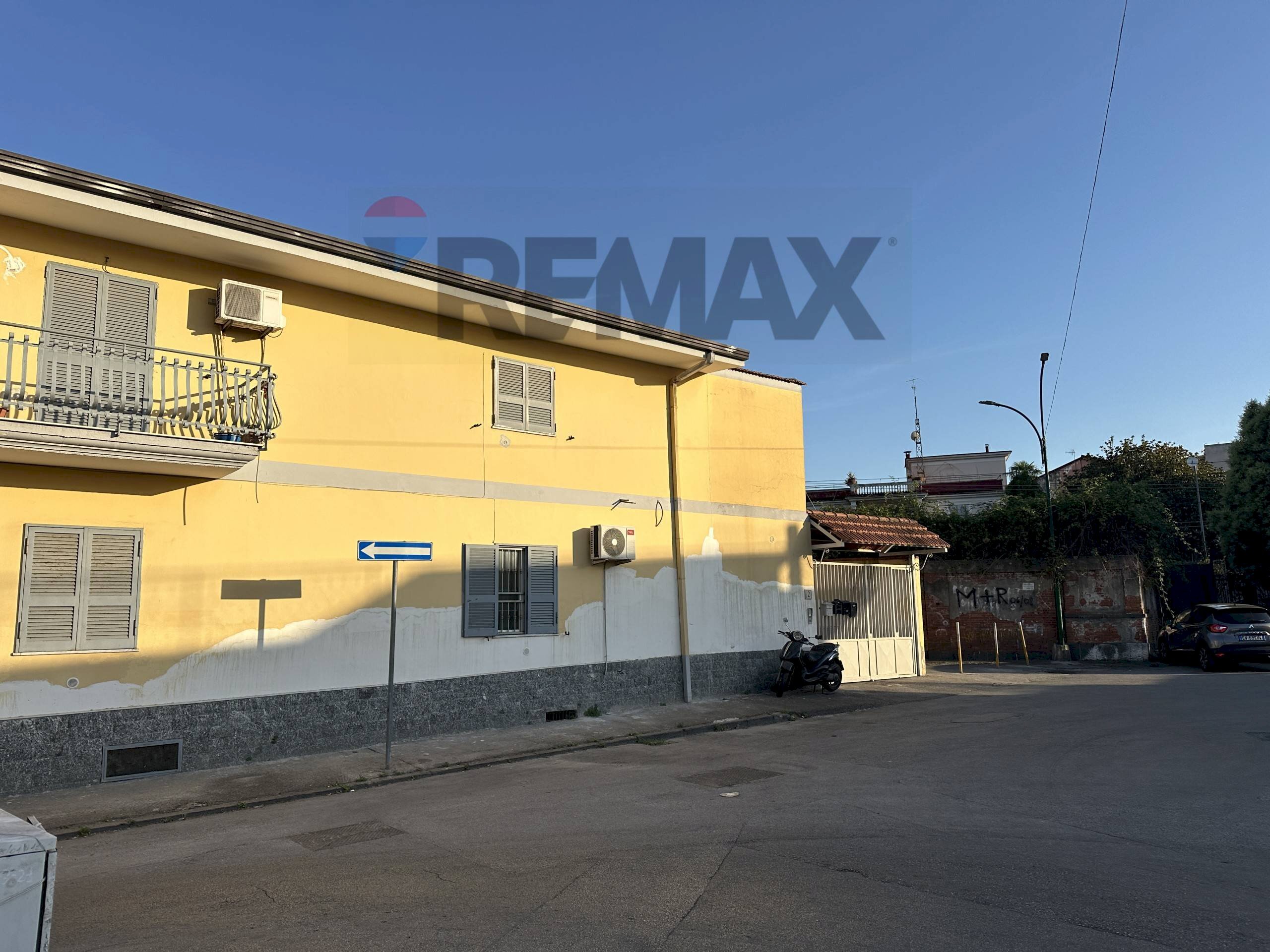 Edificio all\'aperto - Stabile - Palazzo via Cosenza
 
4, Casoria - foto 1