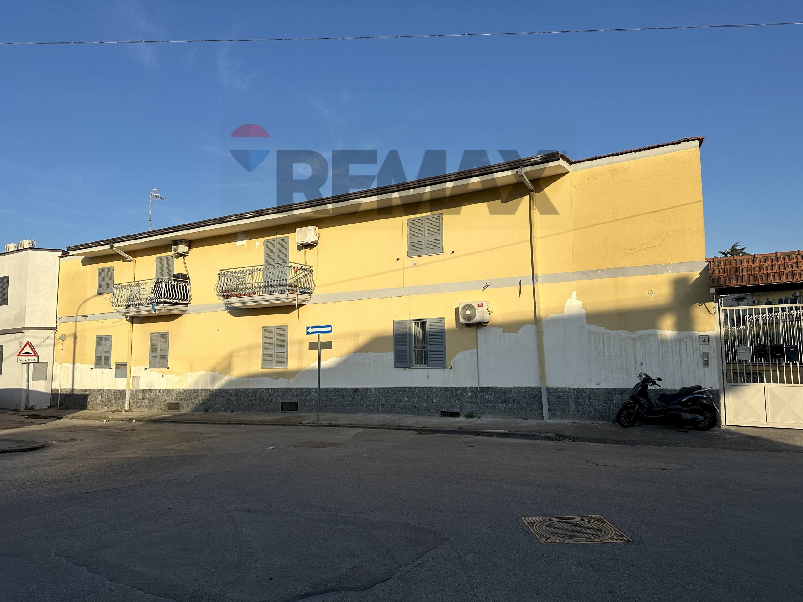 Edificio all\'aperto - Stabile - Palazzo via Cosenza
 
4, Casoria - foto 2
