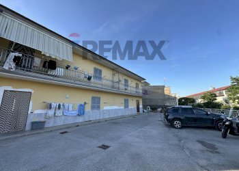 Edificio all\'aperto - Stabile - Palazzo via Cosenza
 
4, Casoria - foto 6