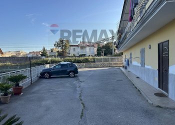 Edificio all\'aperto - Stabile - Palazzo via Cosenza
 
4, Casoria - foto 12