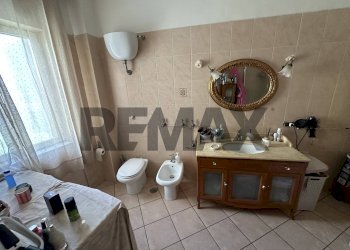 Bagno - Stabile - Palazzo via Cosenza
 
4, Casoria - foto 29