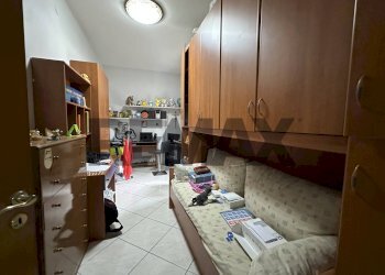 Camera / camera da letto - Stabile - Palazzo via Cosenza
 
4, Casoria - foto 40