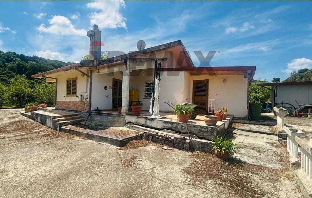 Casa all\'aperto - Casa indipendente CONTRADA MELIA
 
SN, Gualtieri Sicaminò - foto 1