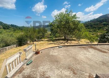 Vista delle montagne - Casa indipendente CONTRADA MELIA
 
SN, Gualtieri Sicaminò - foto 10