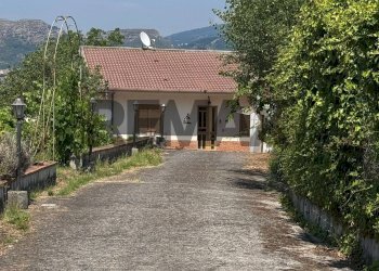 Casa all\'aperto - Casa indipendente CONTRADA MELIA - PIETRAZZE
 
SN, Gualtieri Sicaminò - foto 2