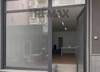 Scale - Commercial Premises via Luigi Rizzo
 
11, Paterno - photo 1