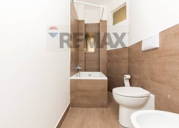 Bagno - Appartamento Via Biondi
 
16, Catania - foto 38