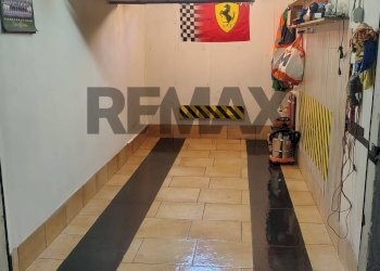 Parcheggio - Box Via Vittorio Emanuele
 
88, Gravina di Catania - photo 2