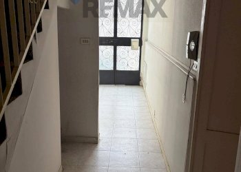Hall / corridoio - Casa indipendente Via Carso
 
183, Paterno - foto 5
