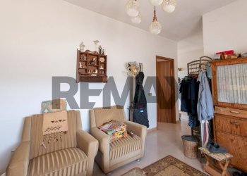 Soggiorno - Casa indipendente Via Tiziano
 
14, Caltagirone - foto 42