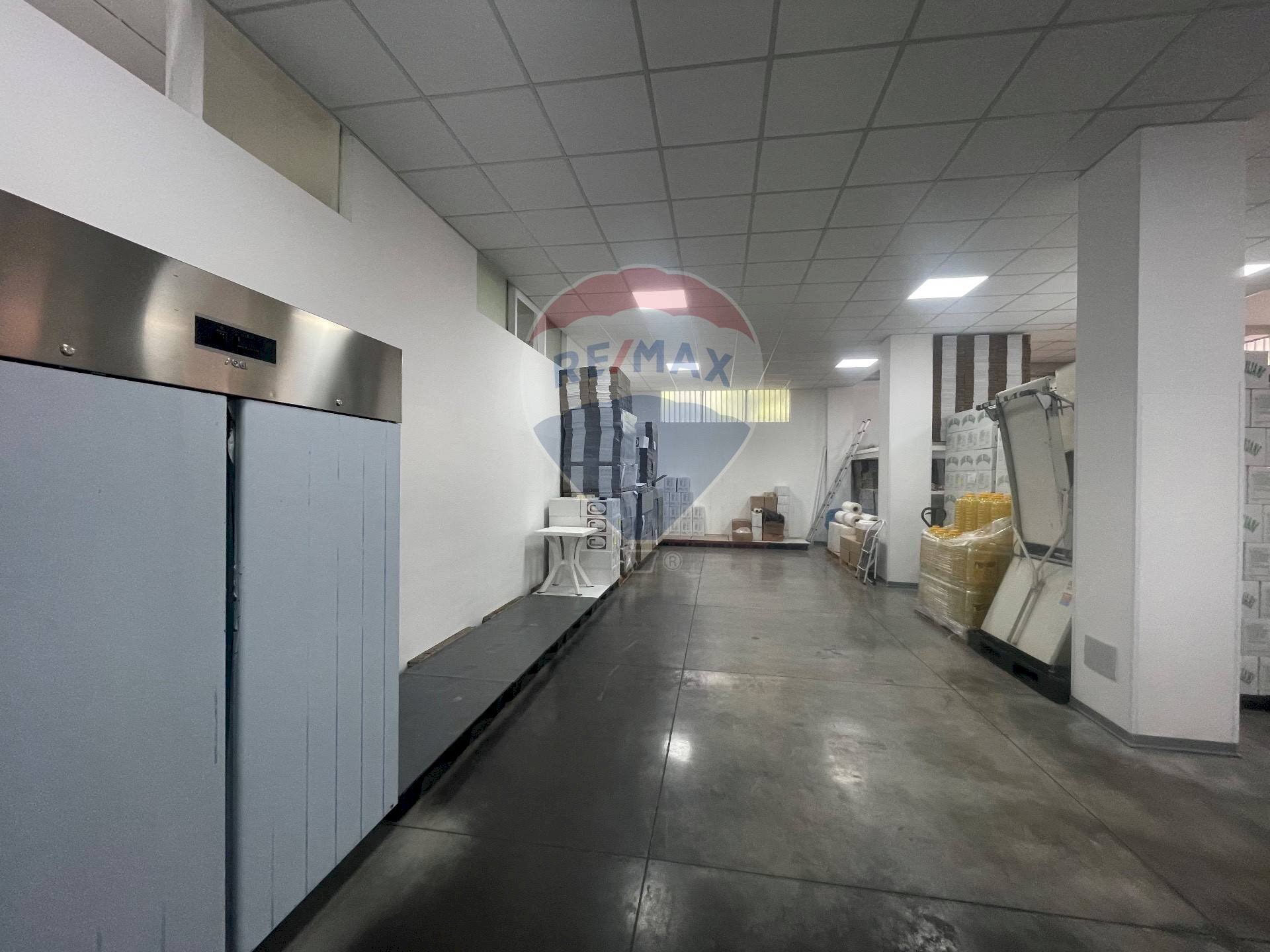 Parcheggio - Laboratory via aldo moro
28, Santa Maria di Licodia - photo 3