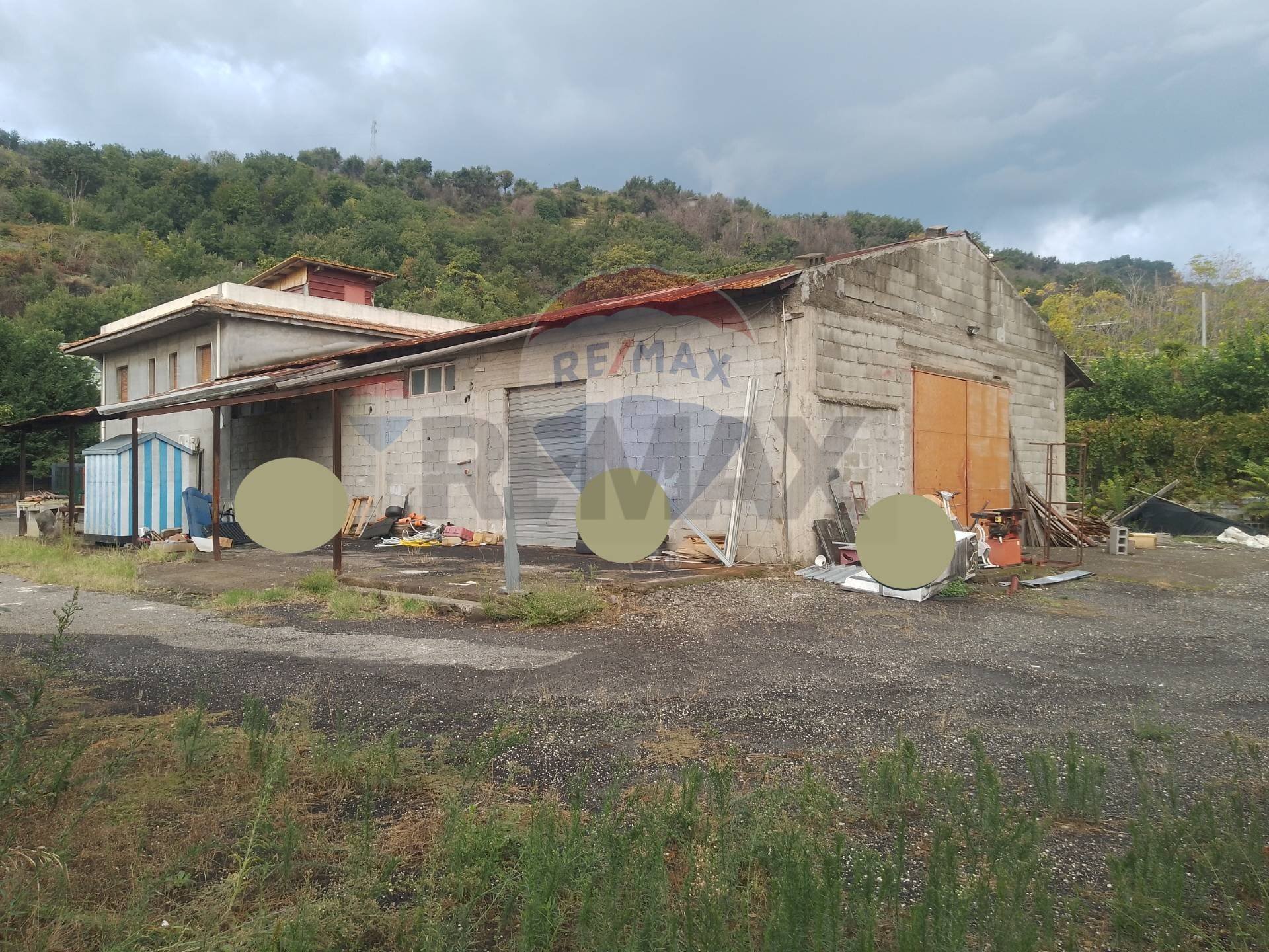 Capannone con corte - Shed via str. 61
5, Giarre - photo 3