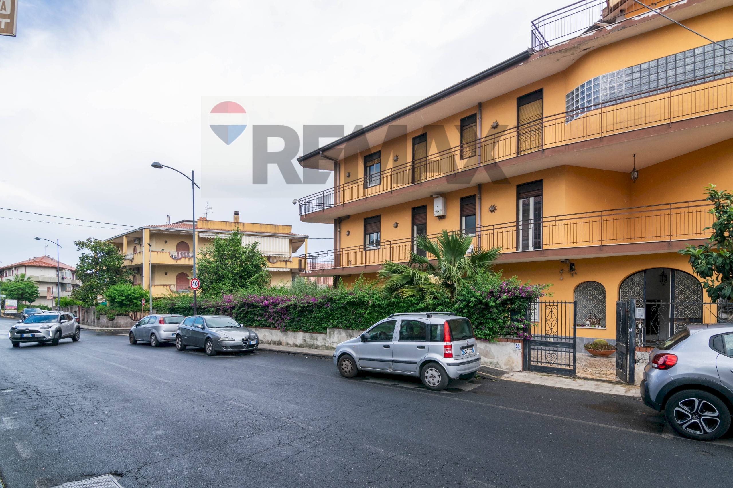 Edificio all\'aperto - Trilocale Via Regione Siciliana
 
35, Mascalucia - foto 1