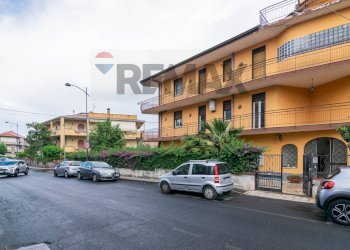 Edificio all\'aperto - Trilocale Via Regione Siciliana
 
35, Mascalucia - foto 1