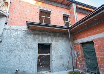 Edificio all\'aperto - Casa indipendente viale libertà
 
60, Paterno - foto 10