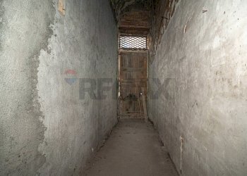 Hall / corridoio - Casa indipendente viale libertà
 
60, Paterno - foto 19