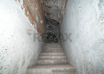 Scale - Casa indipendente viale libertà
 
60, Paterno - foto 21