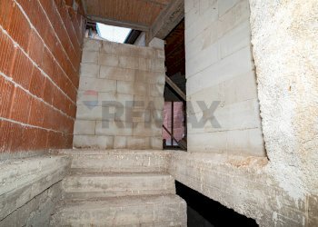 Scale - Casa indipendente viale libertà
 
60, Paterno - foto 22