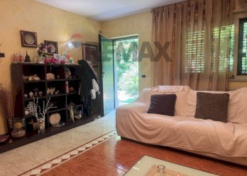Soggiorno - Villa a Schiera Via Degli Ulivi
 
7, Tremestieri Etneo - foto 2