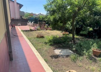 Giardino - Villa a Schiera Via Degli Ulivi
 
7, Tremestieri Etneo - foto 4