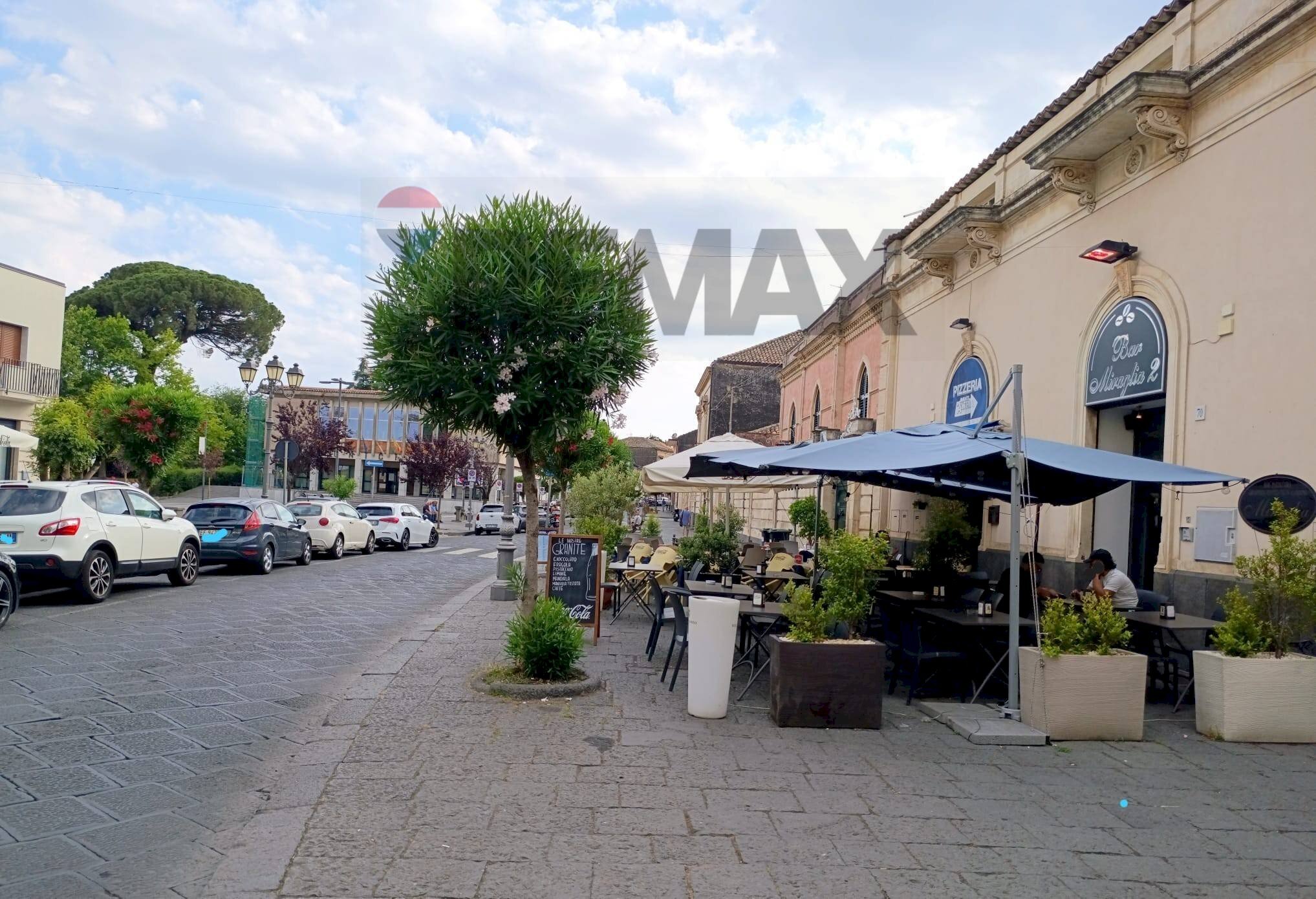 Edificio all\'aperto - Cafeteria - Cold Bar Corso Ara di Giove
70, Pedara - photo 2