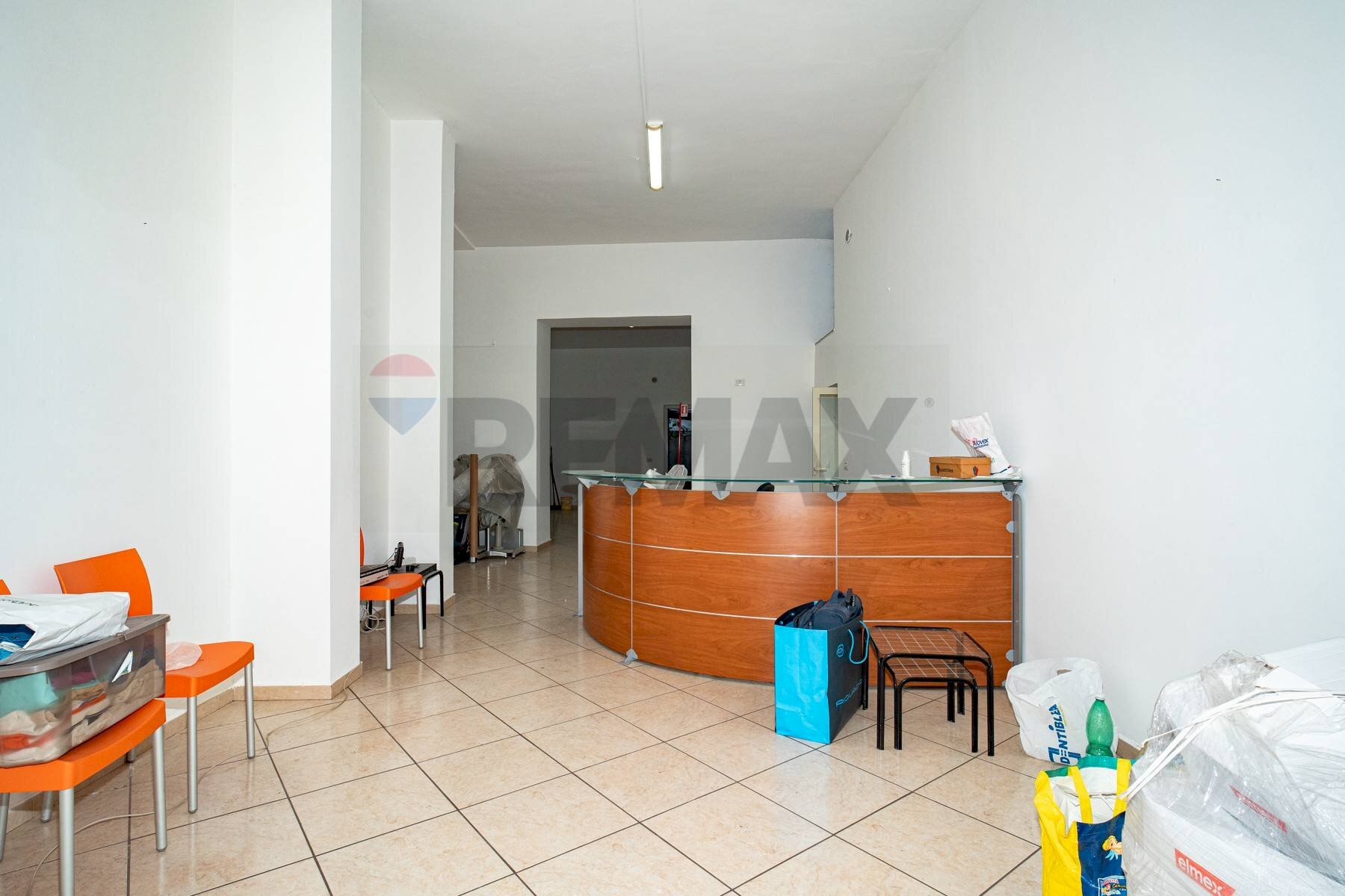 Camera / camera da letto - Negozio via circumvallazione
 
503, Paterno - foto 1