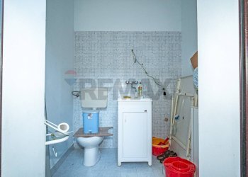 Bagno - Negozio via circumvallazione
503, Paterno - foto 23