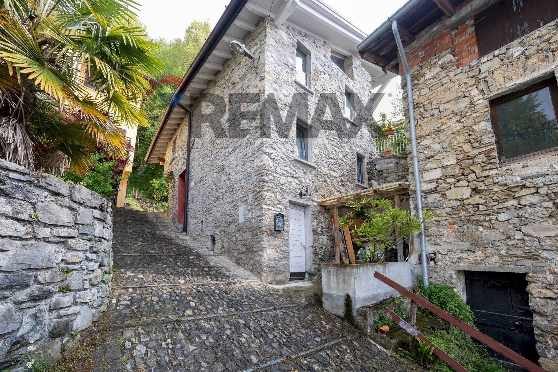 Casa all\'aperto - Villa Via Vignola
118, Carlazzo - foto 2