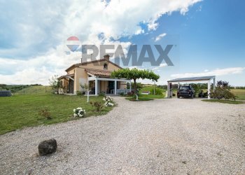 Casa all\'aperto - Casa indipendente Via Monte Schiavo
 
19/A, Maiolati Spontini - foto 1