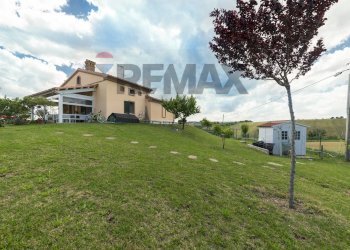 Casa all\'aperto - Casa indipendente Via Monte Schiavo
 
19/A, Maiolati Spontini - foto 16