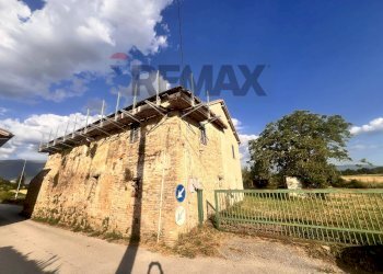 Casa all\'aperto - Casa indipendente LOC FONTE D'ORO
 
59, Montefalco - foto 2