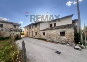Casa all\'aperto - Casa indipendente LOC FONTE D'ORO
 
59, Montefalco - foto 32