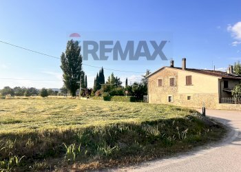 Casa all\'aperto - Casa indipendente LOC FONTE D'ORO
 
59, Montefalco - foto 40