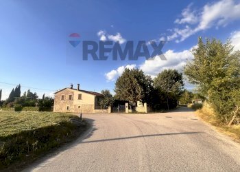 Casa all\'aperto - Casa indipendente LOC FONTE D'ORO
 
59, Montefalco - foto 42