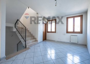 Scale - Appartamento Via Mozambico
 
36, Portomaggiore - foto 1