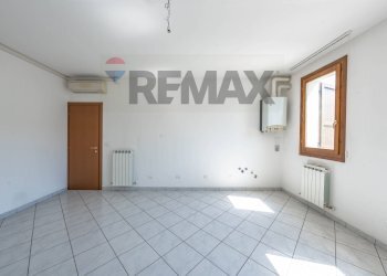Stanza vuota - Appartamento Via Mozambico
 
36, Portomaggiore - foto 16