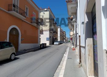 Edificio all\'aperto - Locale Commerciale Corso Manfredi
 
snc, Manfredonia - foto 12