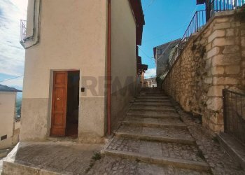 Edificio all\'aperto - Semi-detached house Via Dei Mori
 
21, Navelli - photo 1