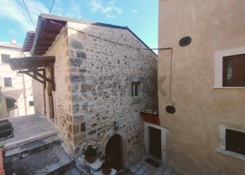 Edificio all\'aperto - Semi-detached house Via Dei Mori
 
21, Navelli - photo 2